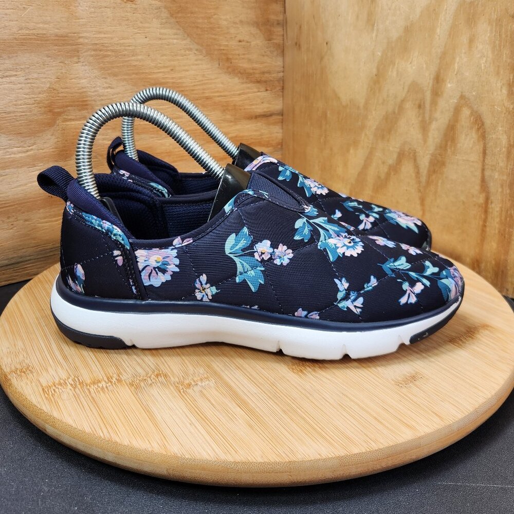 Vera Bradley 2 Mile Womens Blue Florals Shoes Sneakers Size 6